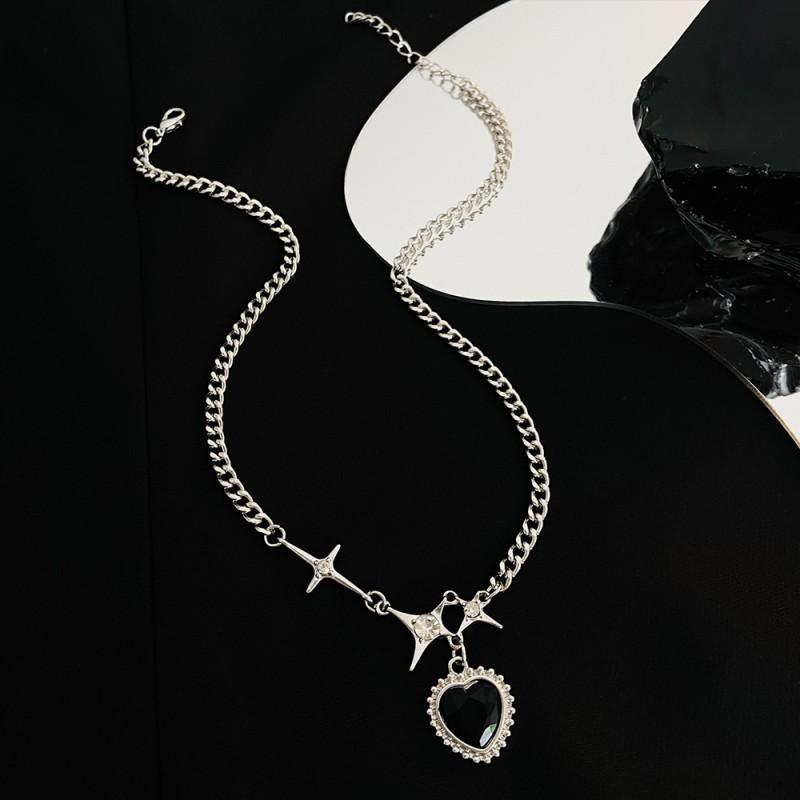 Hip Hop Retro Star Love Necklace for Women Punk Black Heart-shaped Cuban Chain Necklace Hip Hop Street Personality Jewelry