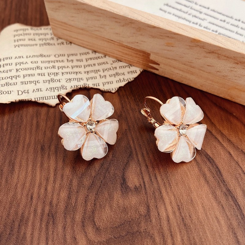 New Fashion White Flower Earrings for Women Delicate Five-leaf Petal Earrings Wedding Party Party Valentine Day Gift Jewelry