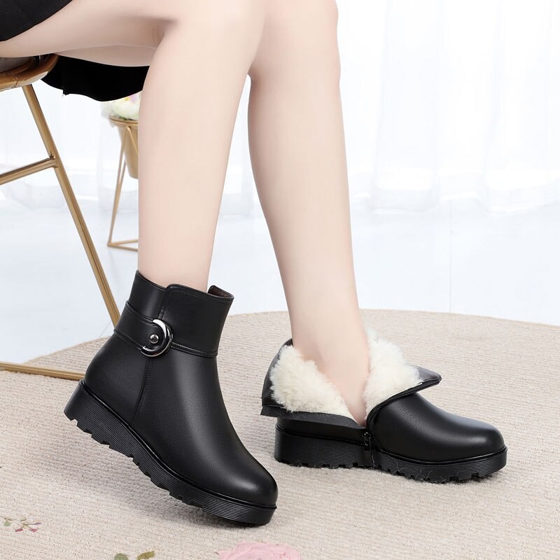 DRKANOL 2022 Classic Black Winter Warm Snow Boots Women Wool Fur Side Zipper Flat Ankle Boots Women Genuine Leather Cotton Shoes