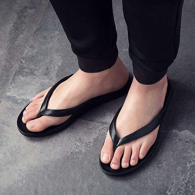 New Classic Men's Slippers High Quality Summer Beach Flip Flops Soft Outdoor Comfortable Slides Men Real Leather Light Shoes