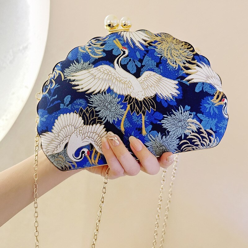 2022 Embroidery Women Evening Bags Wedding Shell Shaped Bags Mini Dinner Clutch Purse Pearl Hasp Purse Drop Shipping
