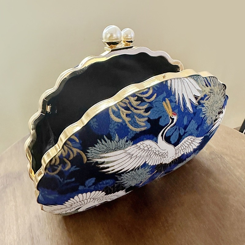 2022 Embroidery Women Evening Bags Wedding Shell Shaped Bags Mini Dinner Clutch Purse Pearl Hasp Purse Drop Shipping