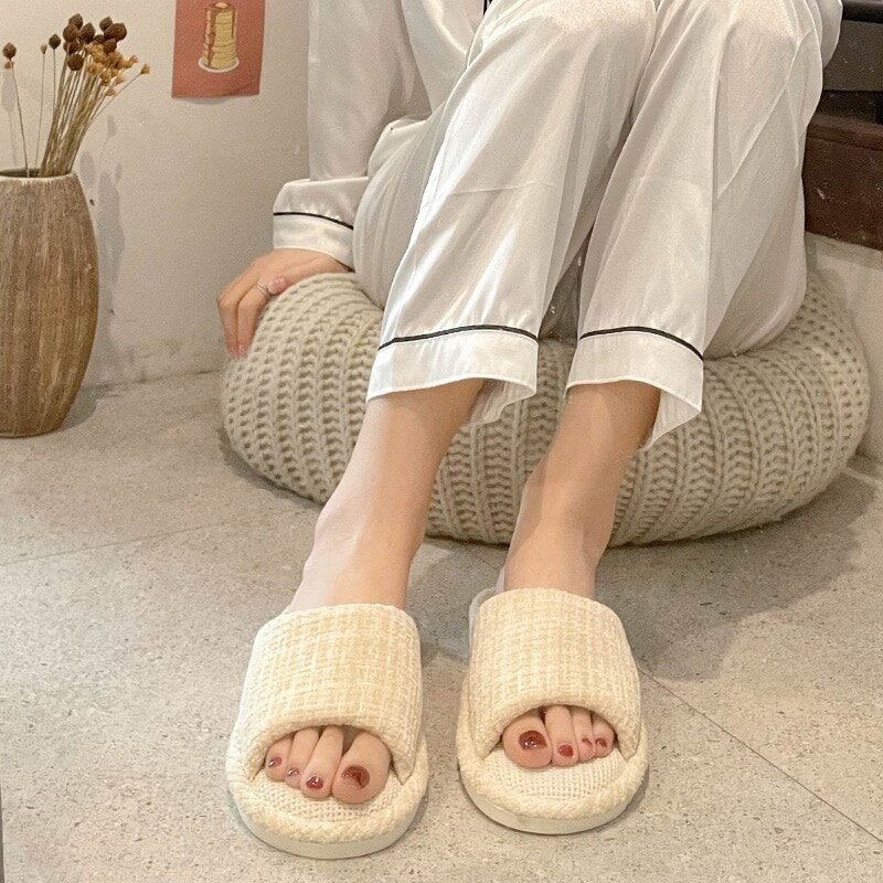 Women Open Toe Indoor Slippers Breathable and Sweat Wicking Linen Slides Sweet Guest Slippers Washable Comfy Home Shoes