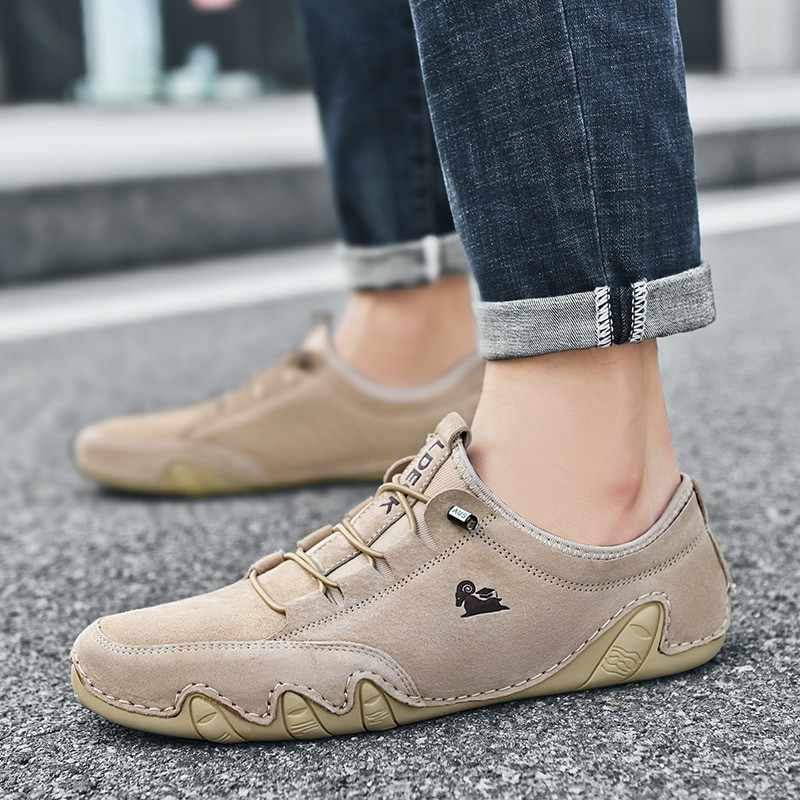 Men's casual fashion booties British style men's sneakers sheep head tide boots Joker soft soled youth party boots driving shoes