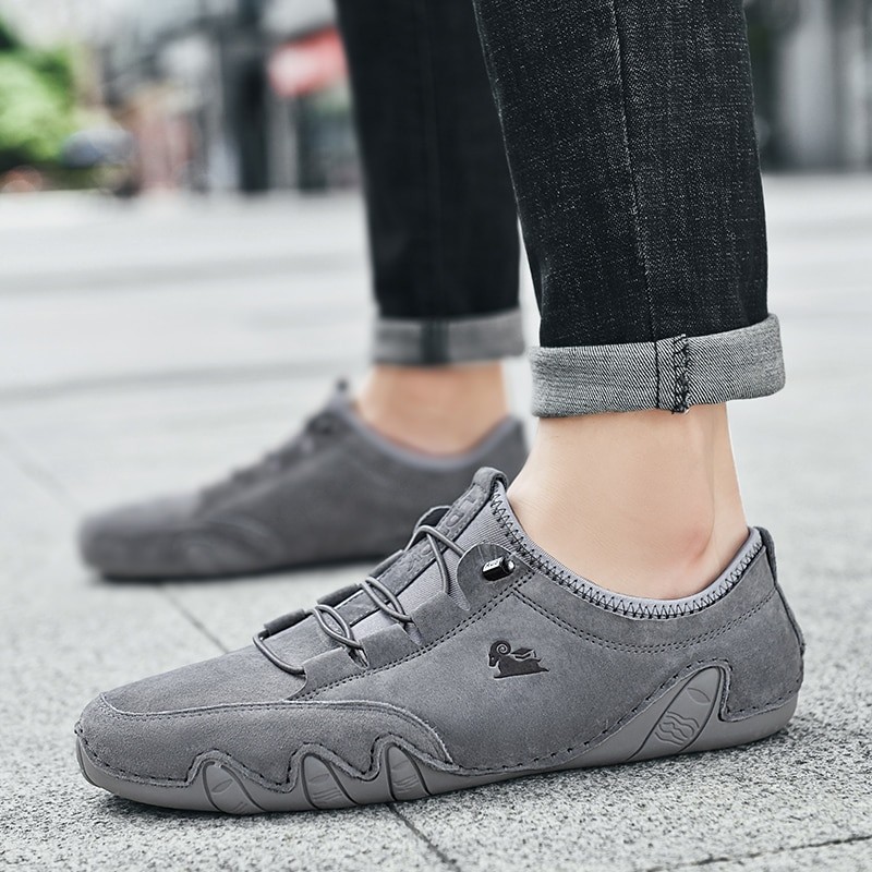 Men's casual fashion booties British style men's sneakers sheep head tide boots Joker soft soled youth party boots driving shoes