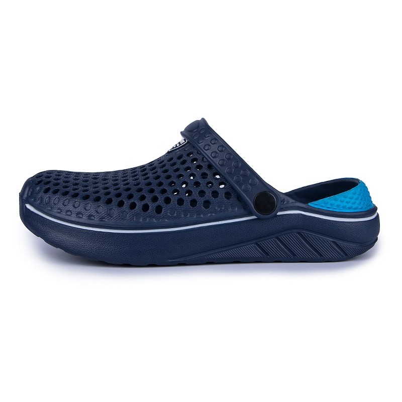 2023 New Men's Sandals Summer Women's Slippers Fashion Breathable Couple Slippers Light Hole Shoes Men's Outdoor Sandals EVA