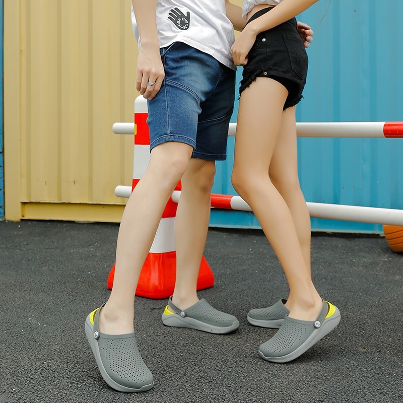 Men's Slippers Summer New Women's Home Slippers Outdoor Non Slip Beach Shoes Hole Shoes Fashion Hollow Breathable Couple Sandals