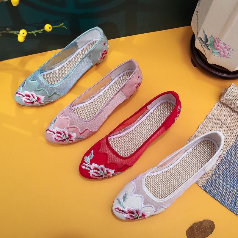 Antique embroidered mesh shoes female old Beijing cloth shoes round head Chinese national style increased perspective shoes