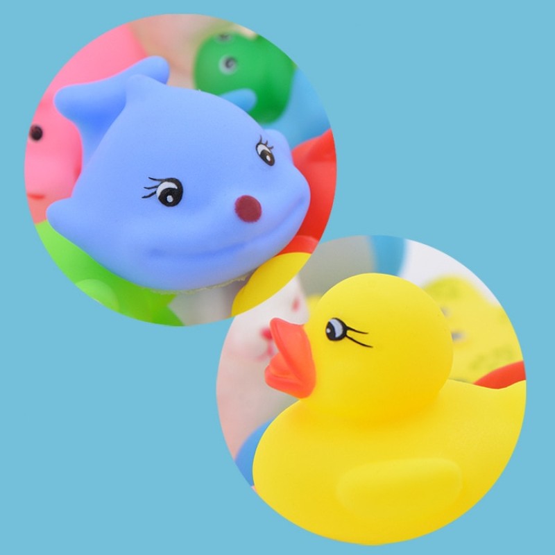 8Pcs Set Random Kids Baby Animal Bathing Splashing Sounds Small toys