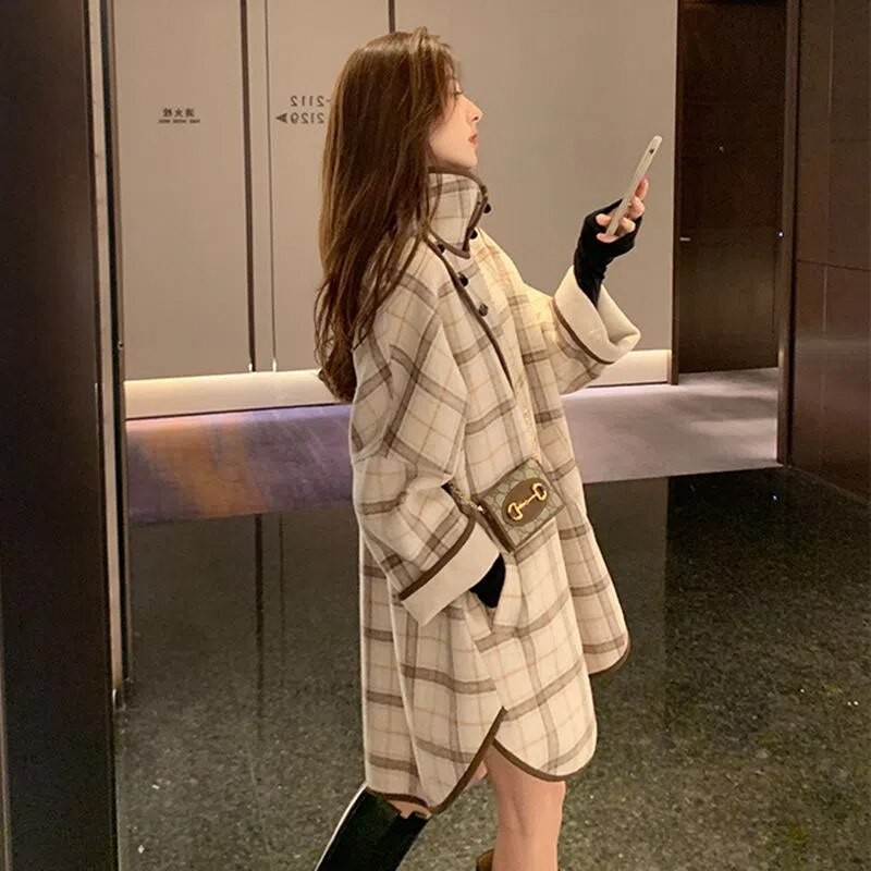 Korean high-quality plaid woolen coat 2023 autumn and winter women's new side button open antique loose medium and long coat