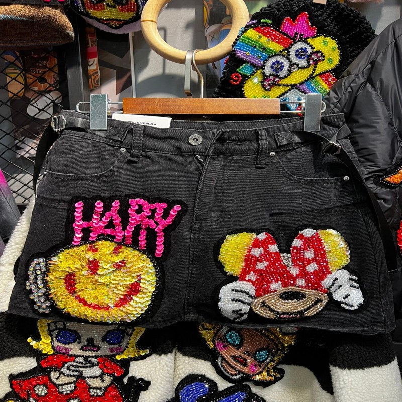 Fashion Brand 2023 Spring Summer New Cartoon Fun Black Casual All-Match Short Skirt Women Sequin Rhinestones Beaded Skirt Female