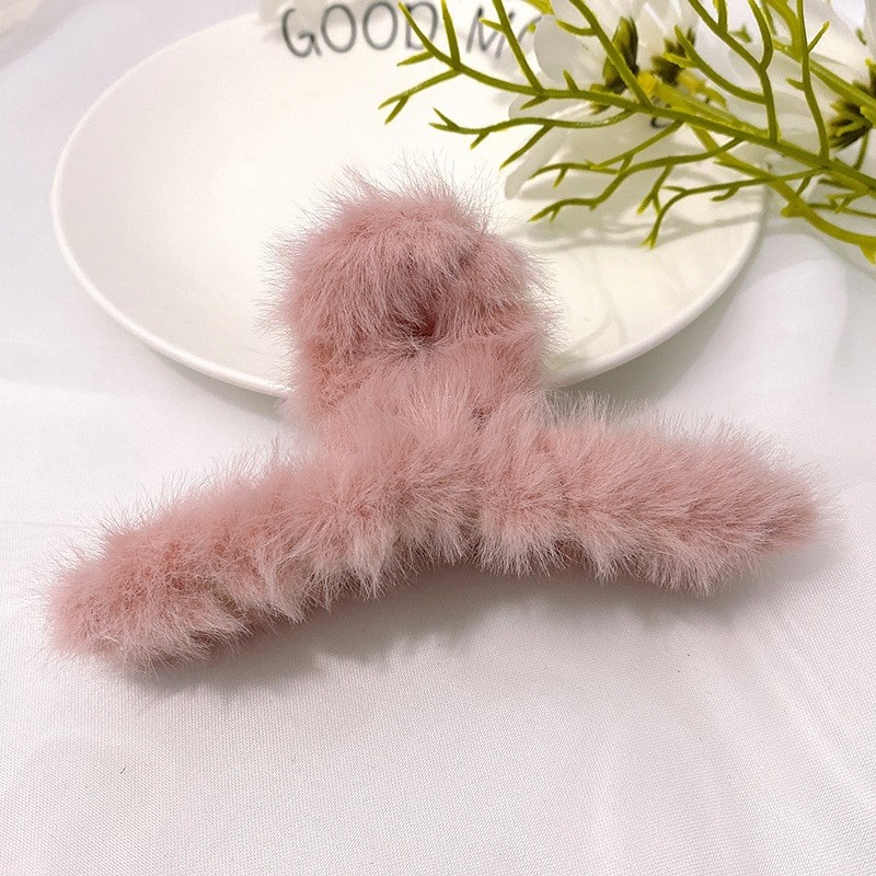 Winter Plush Hair Claw Elegant Acrylic Hairpins Faux Fur Hair Clip Barrette Crab Headwear for Women Girls Hair Accessories