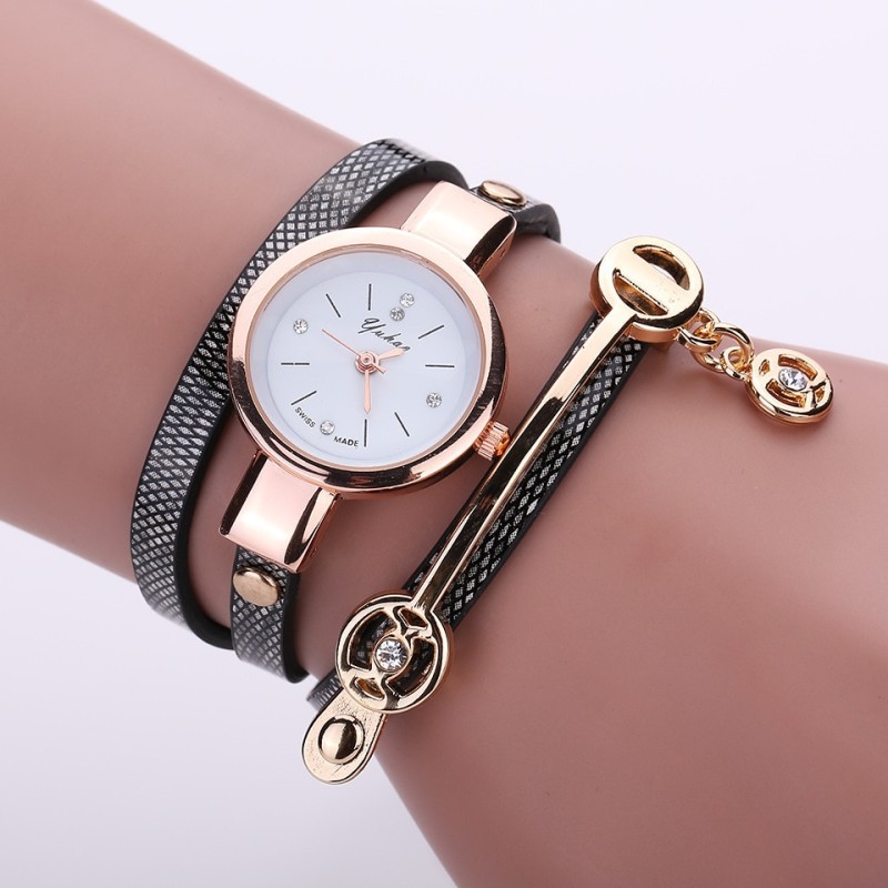 2022 Fashion Women Bracelet Watch Gold Quartz Gift Watch Wristwatch Women Dress Leather Casual Bracelet Watches Hot Selling